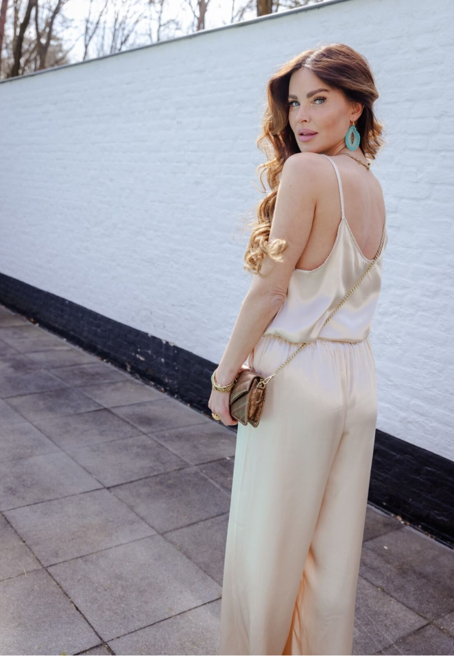 Sylvia Geersen satin-look-03